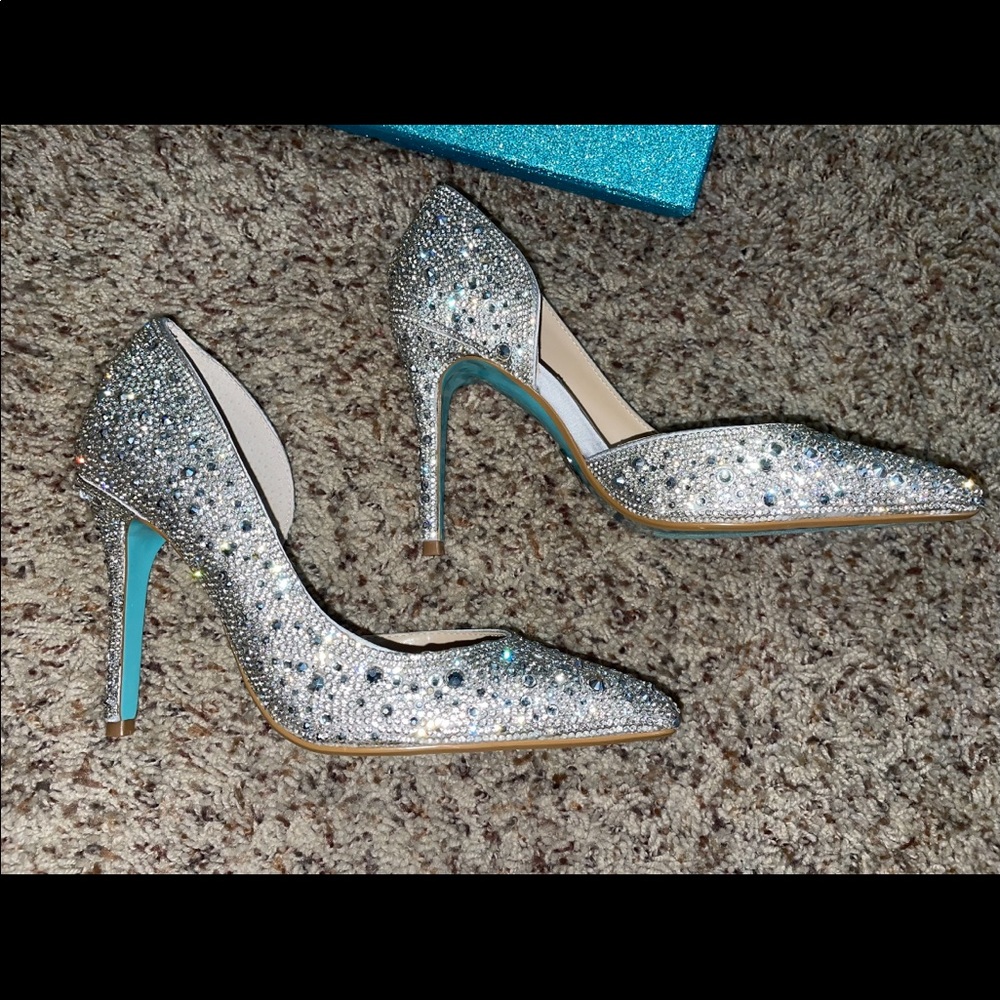 Blue by Betsey Johnson SB-Hazil Silver Satin Pumps
